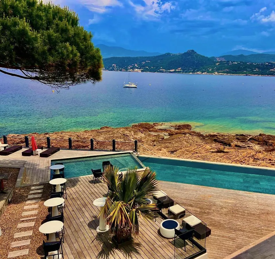 8 Hôtels de Luxe dans le Sud-Est de la France pour Voyager Mieux